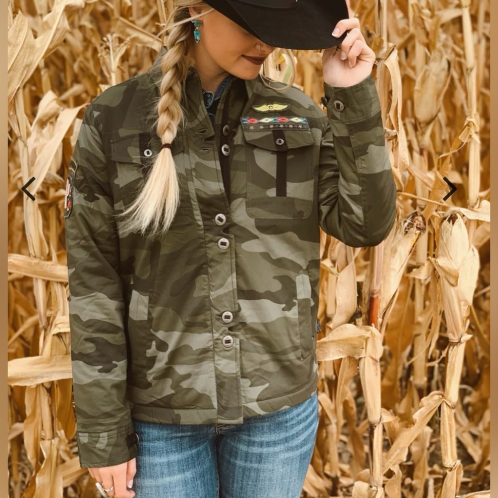 STS Ranchwear The Demi Camo Jacket Women’s Large. Embellished Barn Coat NWT